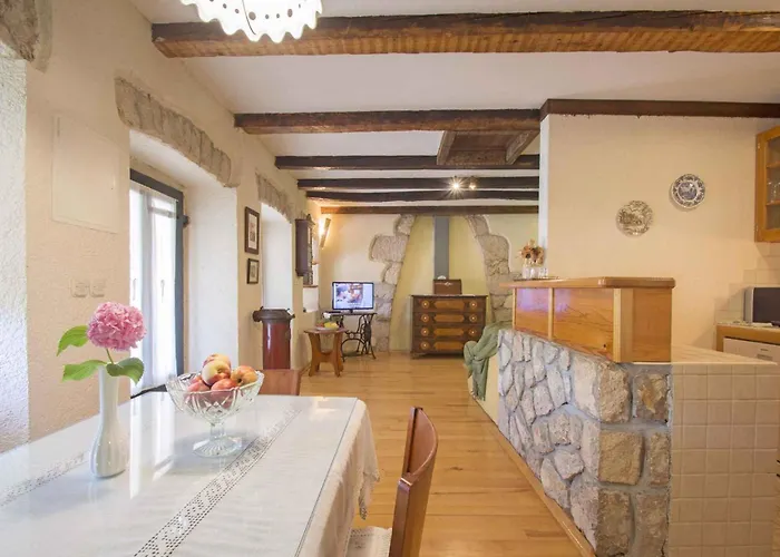 Vikendica In Kostelj 39300 Grizane-Belgrad