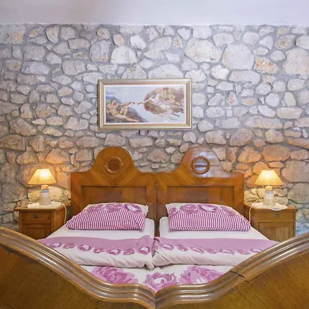 In Kostelj 39300 * Grižane