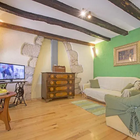 Case de vacanță In Kostelj 39300 *