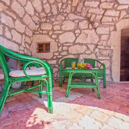 In Kostelj 39300 Case de vacanță Grižane