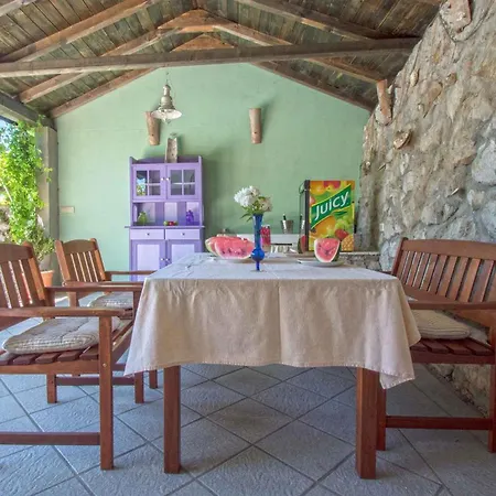 In Kostelj 39300 Grižane