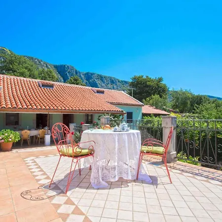 In Kostelj 39300 * Grižane